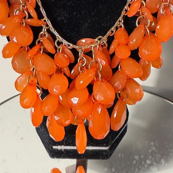 Elegant Orange Beaded Necklace - Picture 3 of 5
